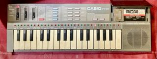 Organo/Teclado Casio PT-87 con adaptador y pilas