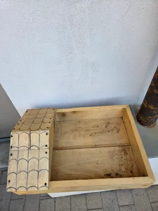 Casetta per tartarughe in legno