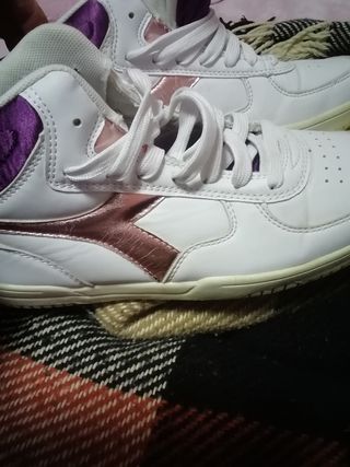 Scarpe Diadora alte bianche e viola