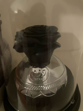 Perfume Negro con Rosa Plateada THOOUQ LATTAFFA