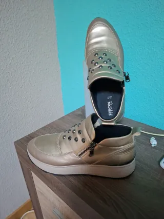 Zapatos Geox Dorados