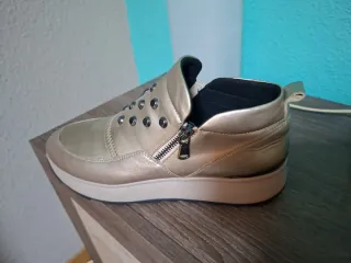 Zapatos Geox Dorados