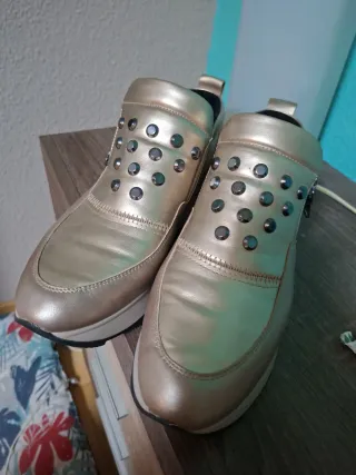 Zapatos Geox Dorados