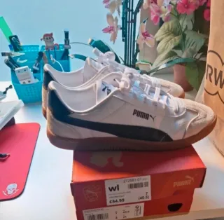 Zapatillas Puma Blancas y Beige