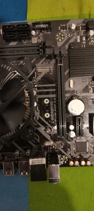 Placa base Gigabyte H310M S2H 2.0 en buen estado