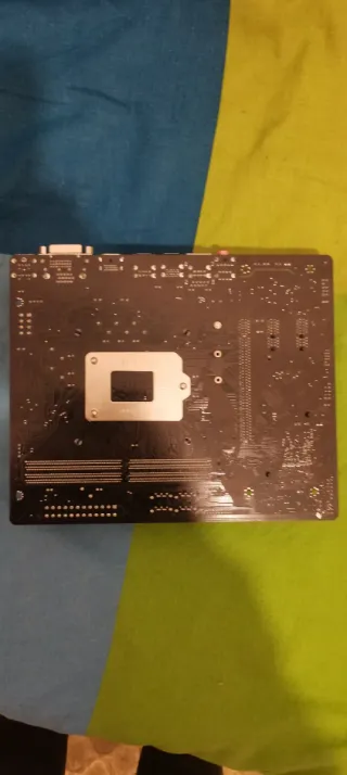 Placa base Gigabyte H310M S2H 2.0 en buen estado