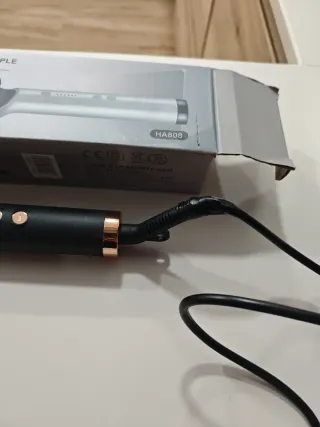 Cepillo Alisador HA808 Negro y Dorado