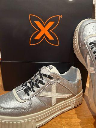 Zapatillas Munich Plata Talla 39