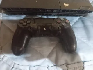 PS4 + 1 Mando + Cables