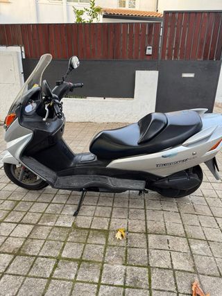 Suzuki Burgman 125cc Plata