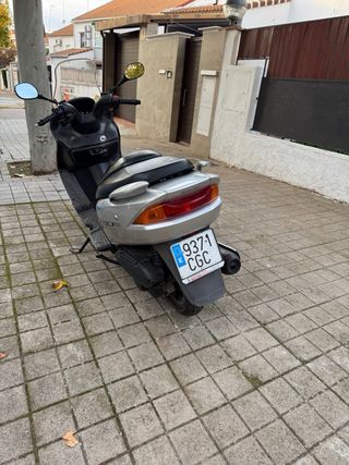 Suzuki Burgman 125cc Plata