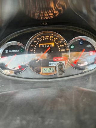 Suzuki Burgman 125cc Plata