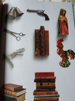 Scrapbook Kit - 200 Antiques and Vintage Embell...