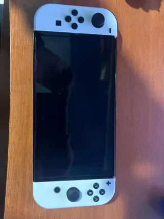 Nintendo Switch OLED Bianca e Nera. SENZA SCATOLA.