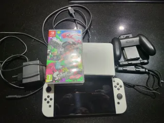 Nintendo Switch OLED Bianca e Nera. SENZA SCATOLA.