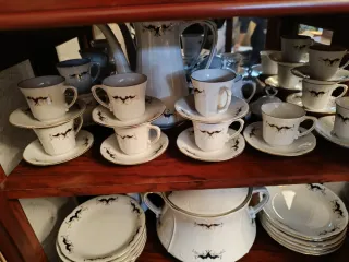 Vajilla completa de porcelana sin el mueble