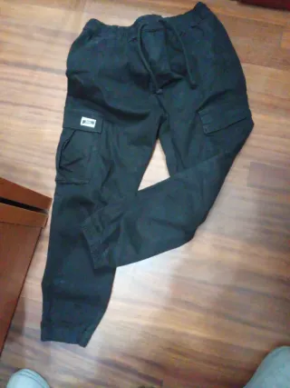 Pantalón cargo negro hombre