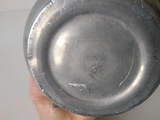 Antico candelabro con tulipano