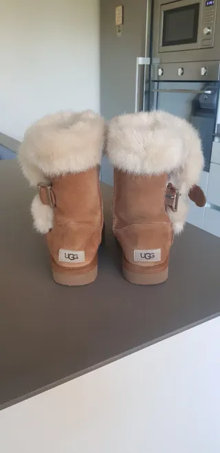 Botas UGG Marrones con Pelo