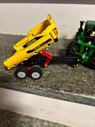 Lego Technic 42136 John Deere 7R