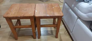 Taburetes de madera (2 unidades)