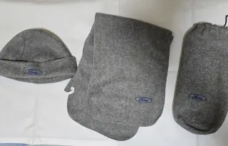 Gorro y bufanda Ford con bolsa gris