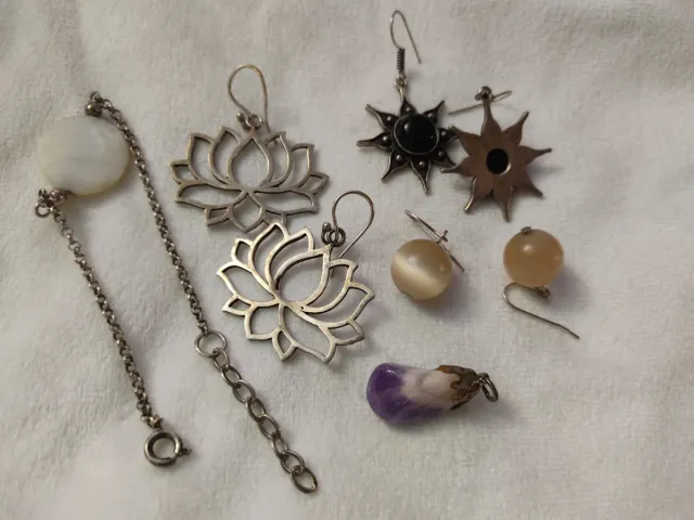 Lote de bijuterias antigas: lotes de brincos e pulseiras