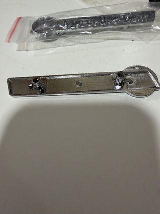 Chapas Mercedes Metálicas con Tornillos