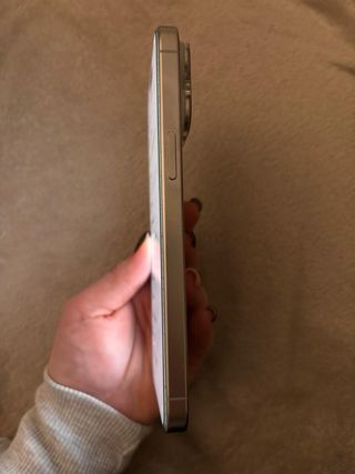 iPhone 15 Pro Max con FACTURA Y GARANTÍA SEPT 2026