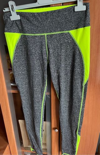 Leggings grises y amarillos nuevos