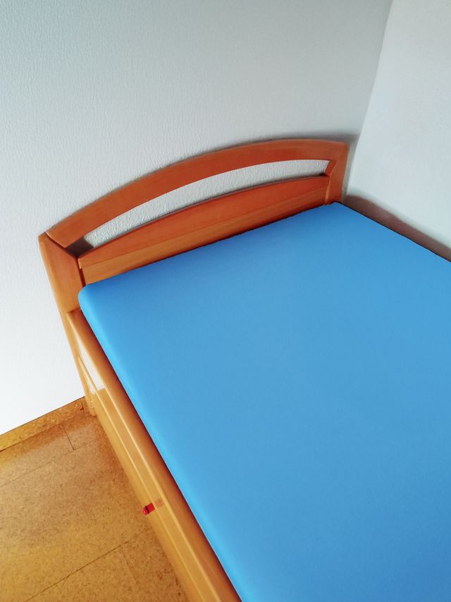 URGE -Habitación juvenil. Disponible hasta febrero