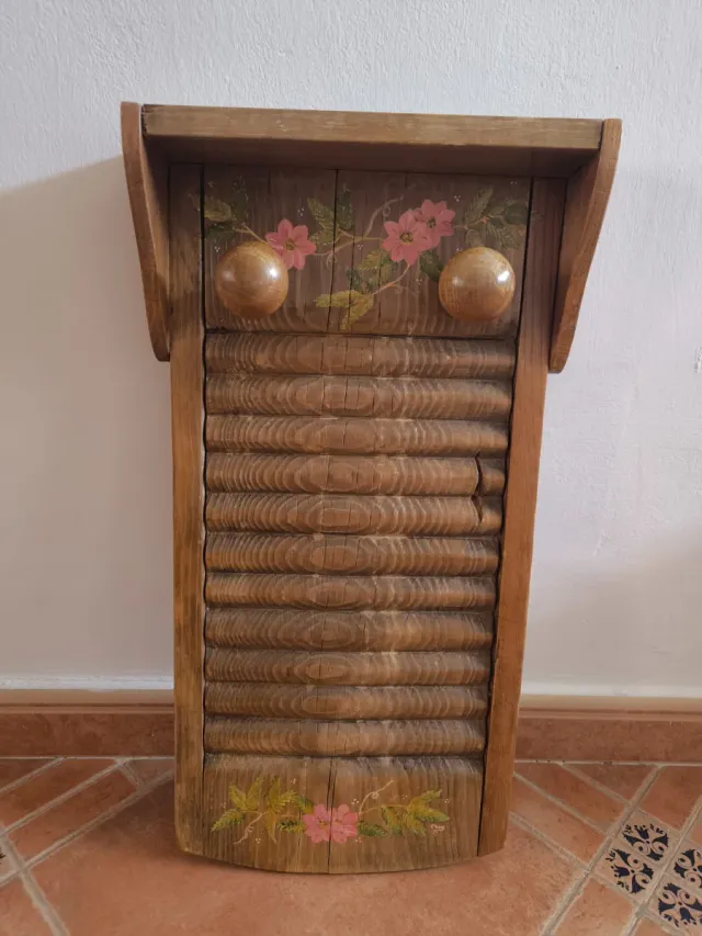 Tavolo da stiro antico portabiti