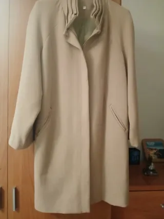 Abrigo de señora beige