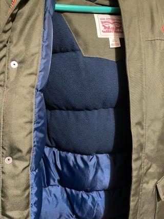 Chaqueta Levi's verde con capucha