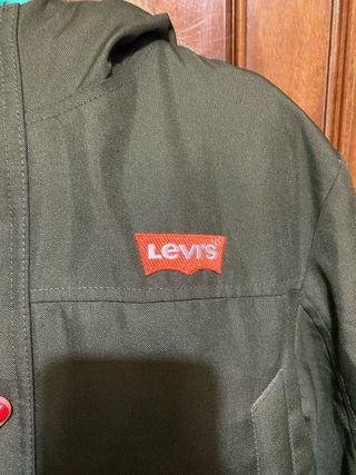 Chaqueta Levi's verde con capucha
