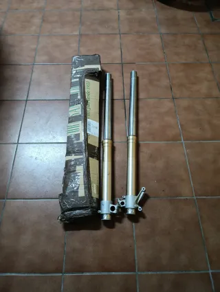 Horquillas showa Suzuki 49mm