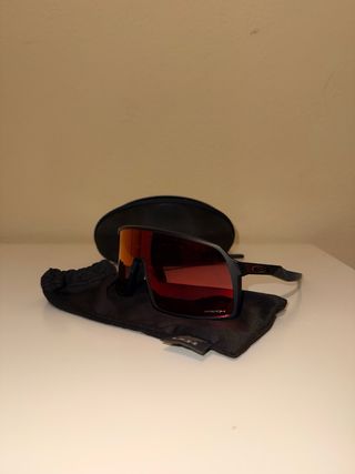 Gafas Oakley Rojas con Estuche Negro