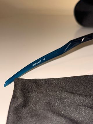 Gafas Oakley Rojas con Estuche Negro