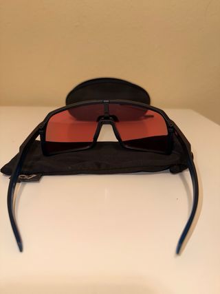Gafas Oakley Rojas con Estuche Negro