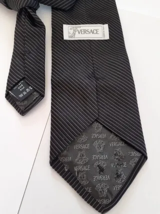 Cravatta Versace seta nera righe