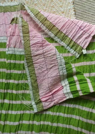 Pañuelo de rayas verde y rosa