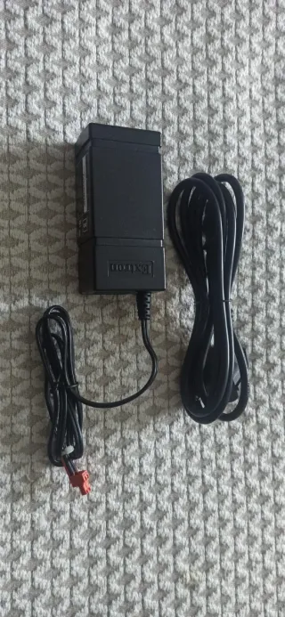 Fuente de alimentación Extron Negro.