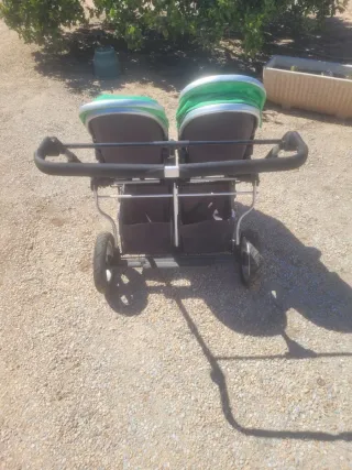 Cochecito doble verde