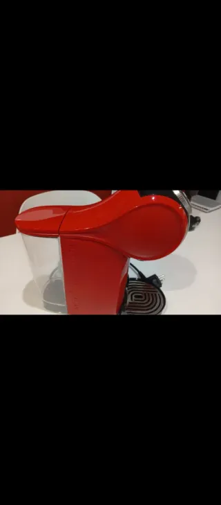 Cafetera Dolce Gusto Roja