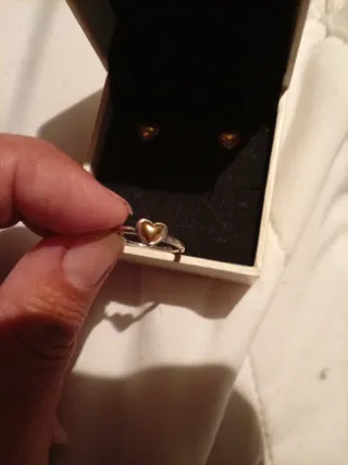 Anillo de plata con corazón dorado