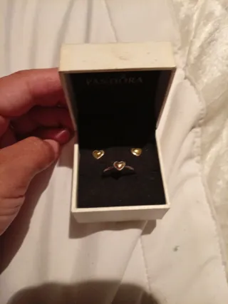 Anillo de plata con corazón dorado