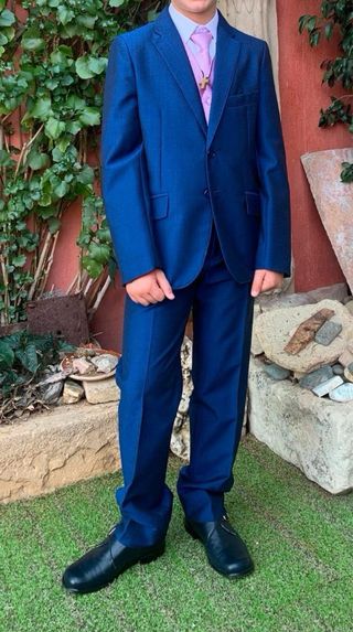 Traje de niño azul para comunión