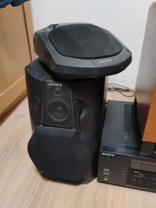 Amplificador Sony STR-DE585 + Subwoofer + 5 Altavo