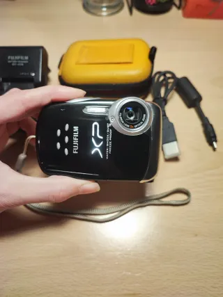 Cámara Digital Fujifilm XP10 sumergible