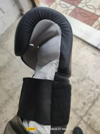 Guantes de boxeo negros